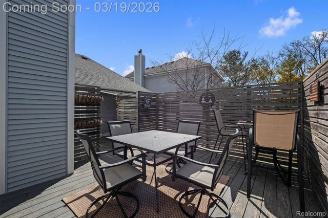 751 Woodleigh Way, Oxford Village, MI 48371