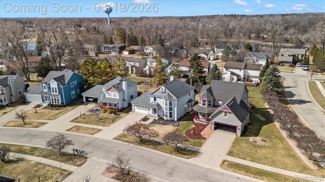 751 Woodleigh Way, Oxford Village, MI 48371