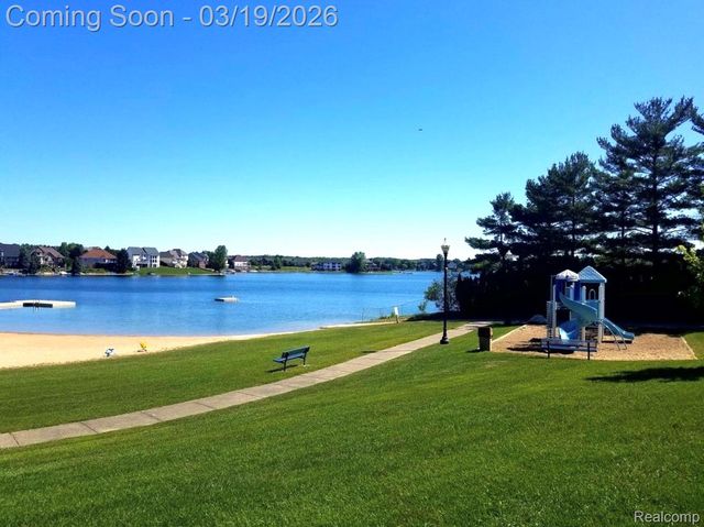 751 Woodleigh Way, Oxford Village, MI 48371