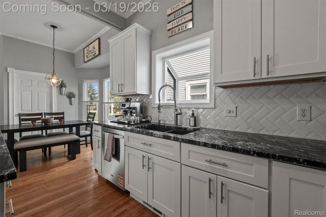 751 Woodleigh Way, Oxford Village, MI 48371