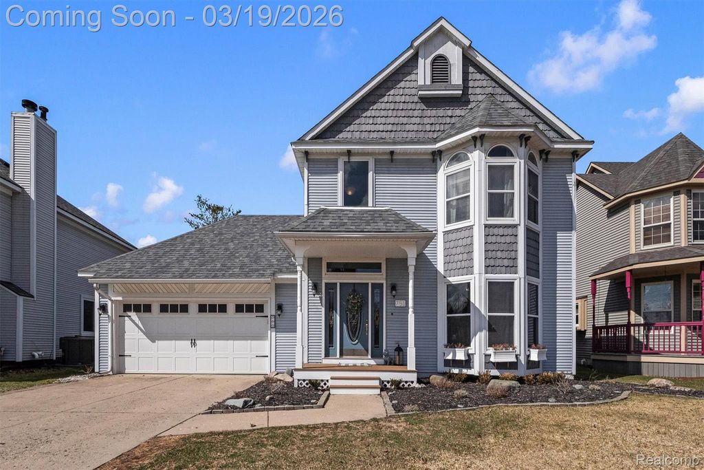 751 Woodleigh Way, Oxford Village, MI 48371