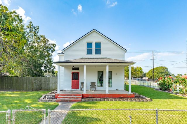 919 N Avenue A, Freeport, TX 77541