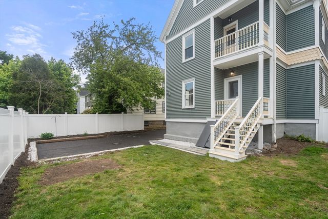 32 Manning St. 1, Medford, MA 02155