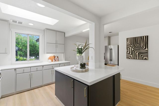 13004 Paseo Presada, Saratoga, CA 95070