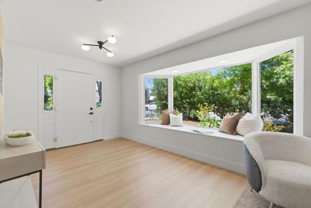 13004 Paseo Presada, Saratoga, CA 95070