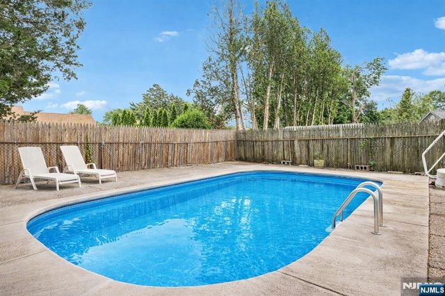 44 Rumana Road, Wayne, NJ 07470