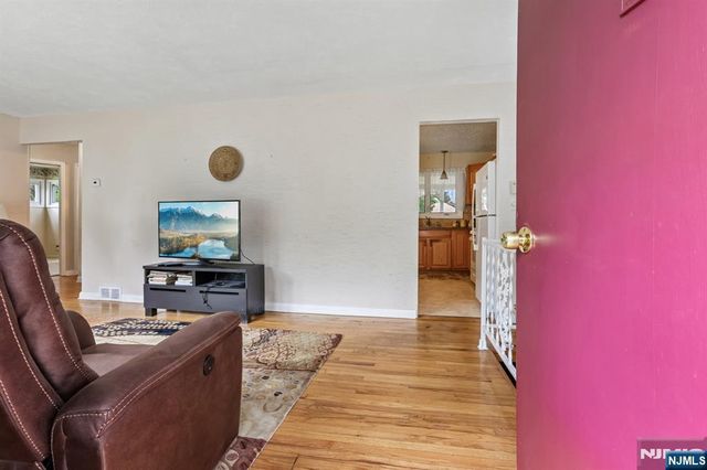 44 Rumana Road, Wayne, NJ 07470