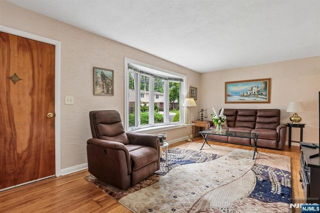 44 Rumana Road, Wayne, NJ 07470