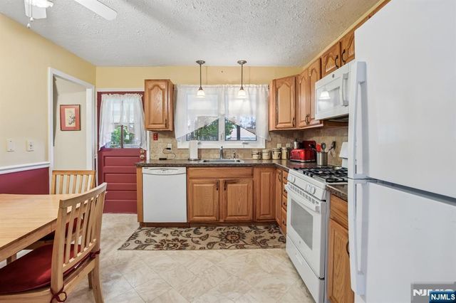 44 Rumana Road, Wayne, NJ 07470