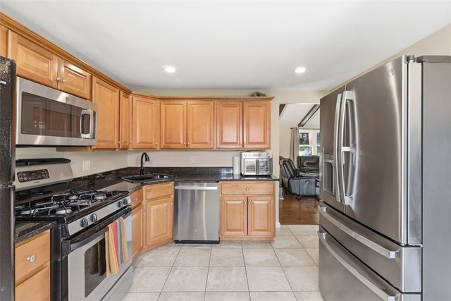 218 Briaridge Dr, Wilkins Twp, PA 15145