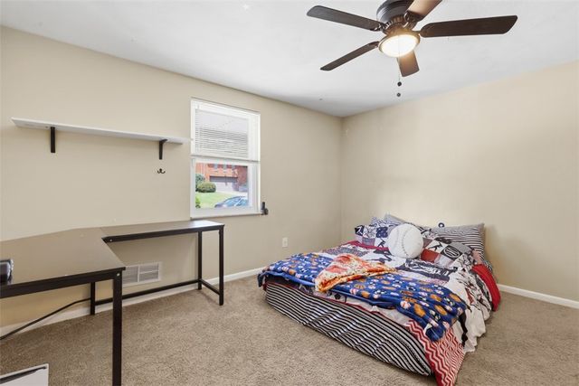 218 Briaridge Dr, Wilkins Twp, PA 15145