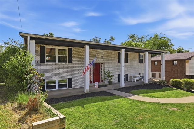 218 Briaridge Dr, Wilkins Twp, PA 15145