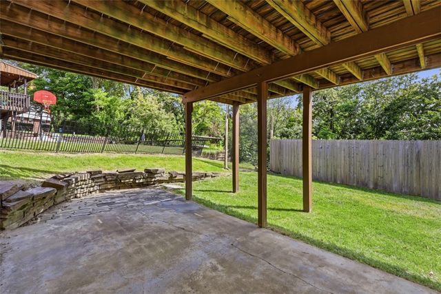 218 Briaridge Dr, Wilkins Twp, PA 15145