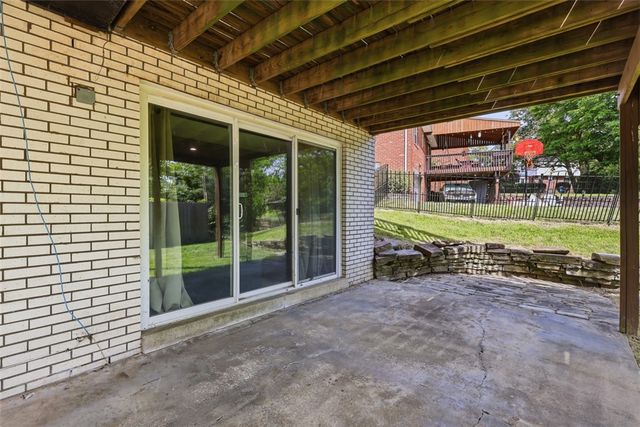 218 Briaridge Dr, Wilkins Twp, PA 15145