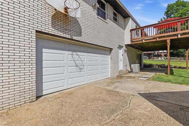 218 Briaridge Dr, Wilkins Twp, PA 15145