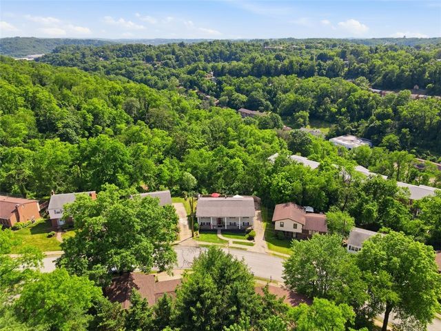 218 Briaridge Dr, Wilkins Twp, PA 15145