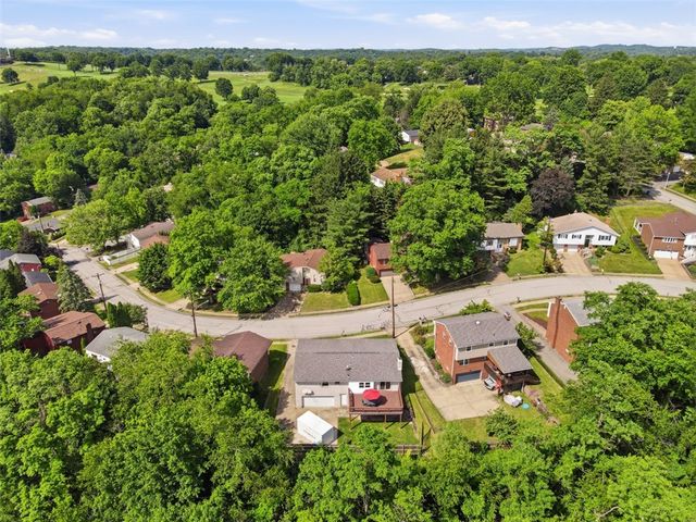 218 Briaridge Dr, Wilkins Twp, PA 15145