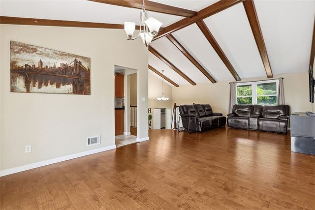 218 Briaridge Dr, Wilkins Twp, PA 15145