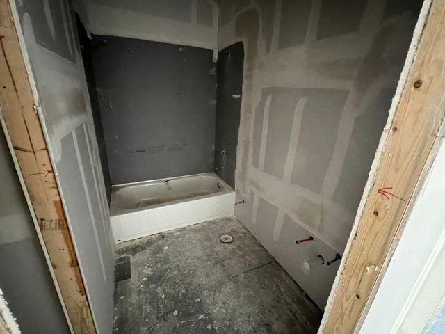 557 Waterford Park Boulevard, Weatherford, TX 76087