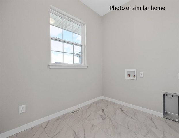 7515 Country Brook Drive NW, Cedar Rapids, IA 52405