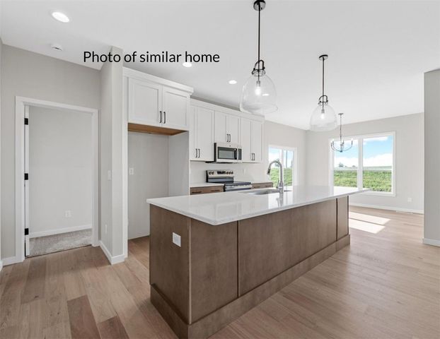 7515 Country Brook Drive NW, Cedar Rapids, IA 52405