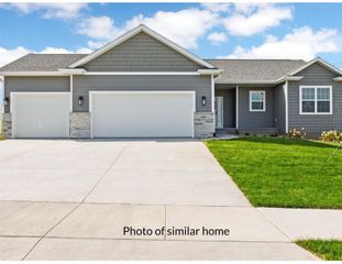7515 Country Brook Drive NW, Cedar Rapids, IA 52405
