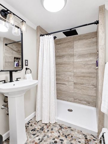 20 Viking Road, Saugus, MA 01906