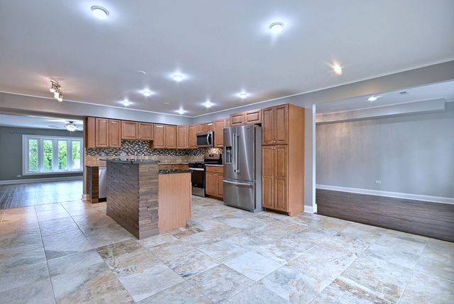 8164 N Carrolton Court, Hanover Park, IL 60133