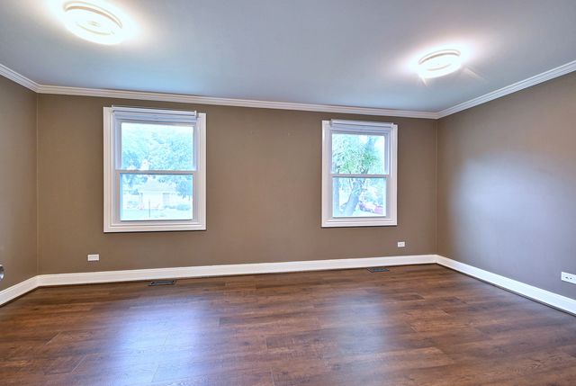 8164 N Carrolton Court, Hanover Park, IL 60133
