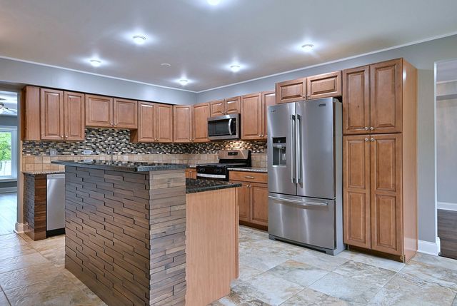 8164 N Carrolton Court, Hanover Park, IL 60133