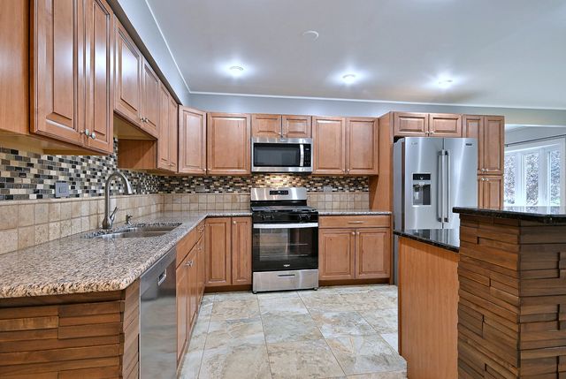 8164 N Carrolton Court, Hanover Park, IL 60133