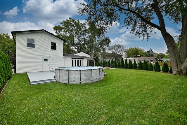 8164 N Carrolton Court, Hanover Park, IL 60133