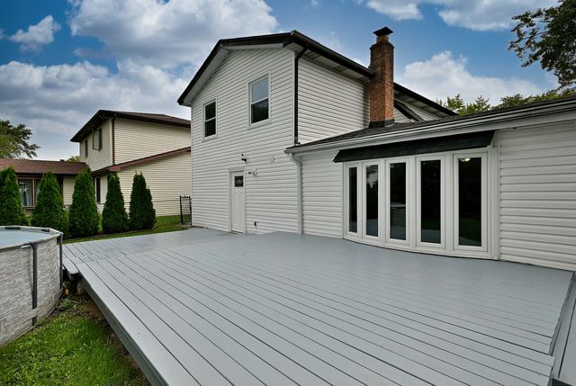 8164 N Carrolton Court, Hanover Park, IL 60133