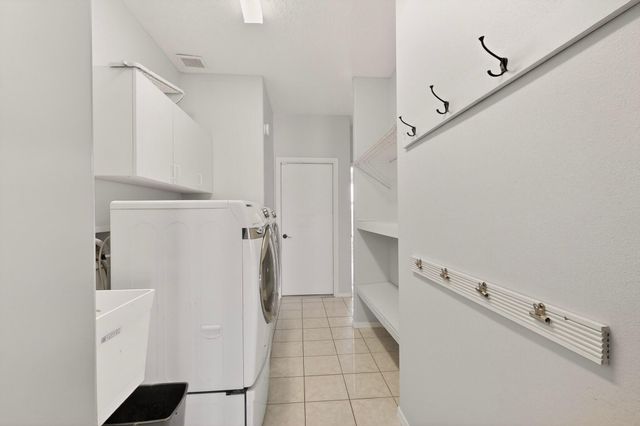 1004 6th Street SE, Rio Rancho, NM 87124