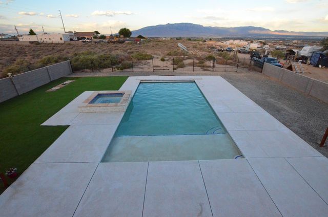 1004 6th Street SE, Rio Rancho, NM 87124