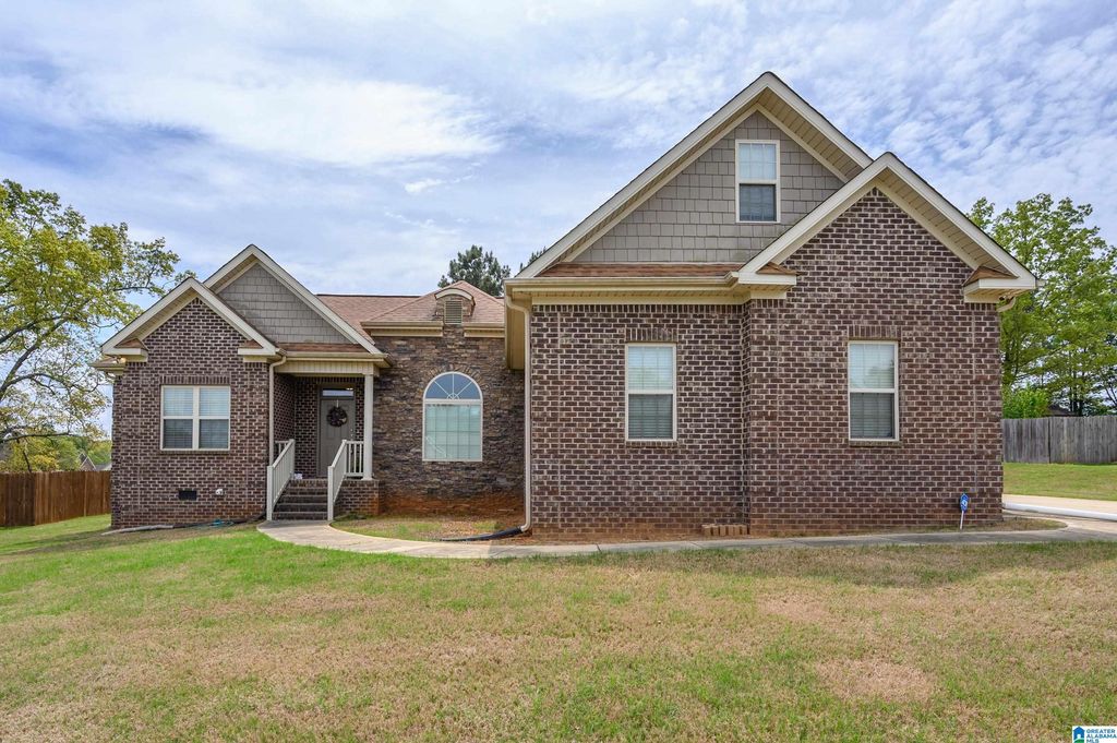 605 TENBURY LANE, Cropwell, AL 35054
