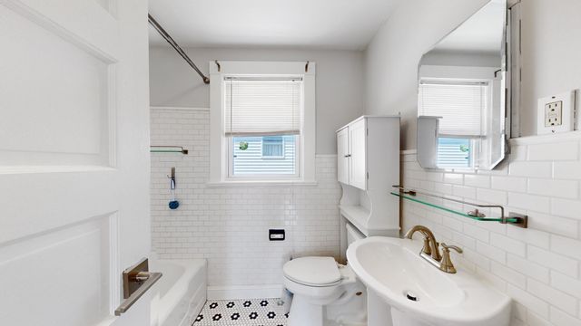 51 Division St, Quincy, MA 02171