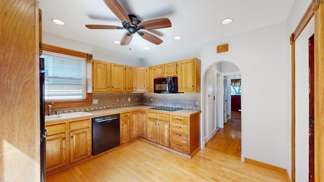 51 Division St, Quincy, MA 02171
