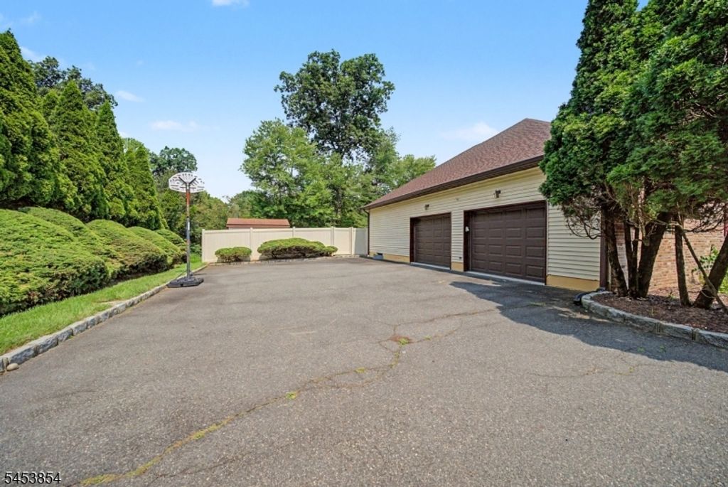 2 Birchwood Ct, East Hanover Twp., NJ 07936 — photo 4