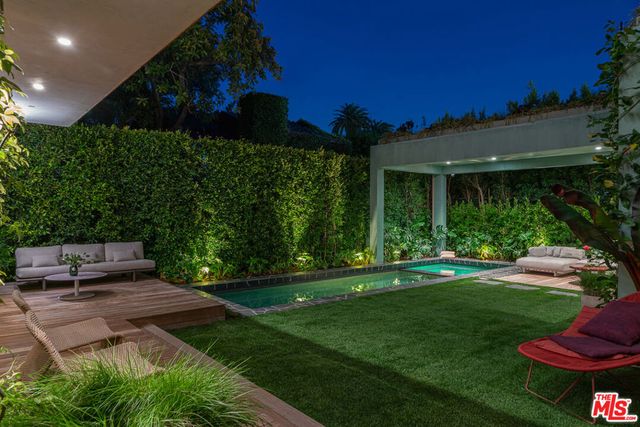 8756 Ashcroft Avenue, West Hollywood, CA 90048