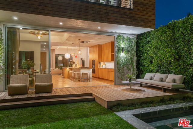 8756 Ashcroft Avenue, West Hollywood, CA 90048