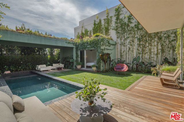 8756 Ashcroft Avenue, West Hollywood, CA 90048