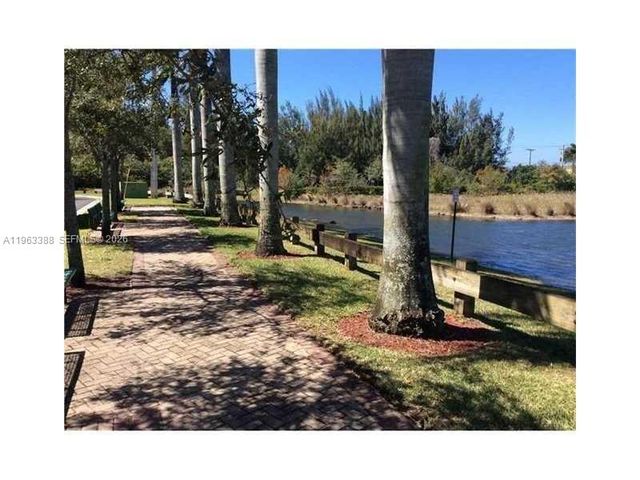 950 SW 147th Ave 2611, Pembroke Pines, FL 33027