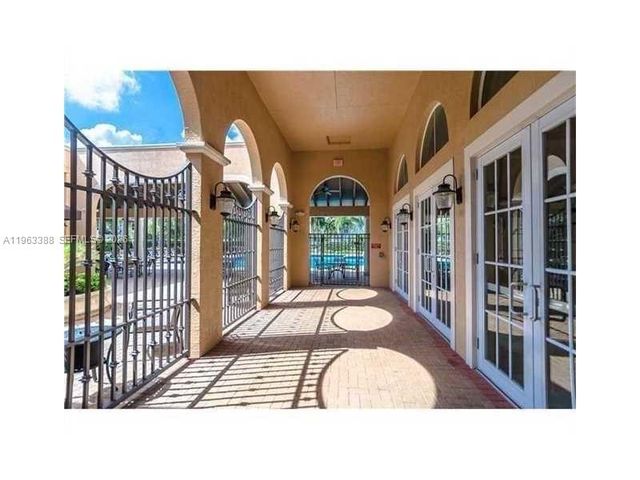 950 SW 147th Ave 2611, Pembroke Pines, FL 33027