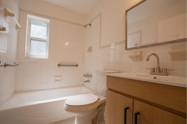 3460 NW 17th St, Lauderhill, FL 33311