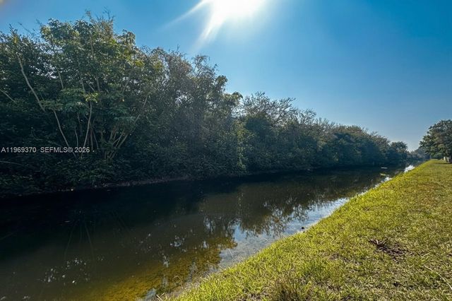 3460 NW 17th St, Lauderhill, FL 33311