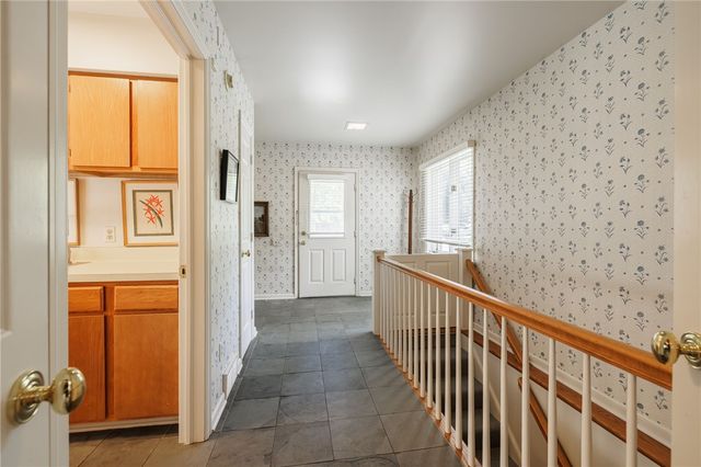 29 Whitestone Lane, Pittsford, NY 14618