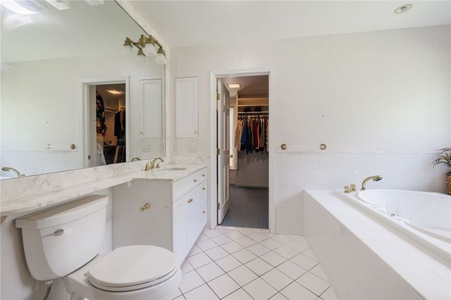 29 Whitestone Lane, Pittsford, NY 14618