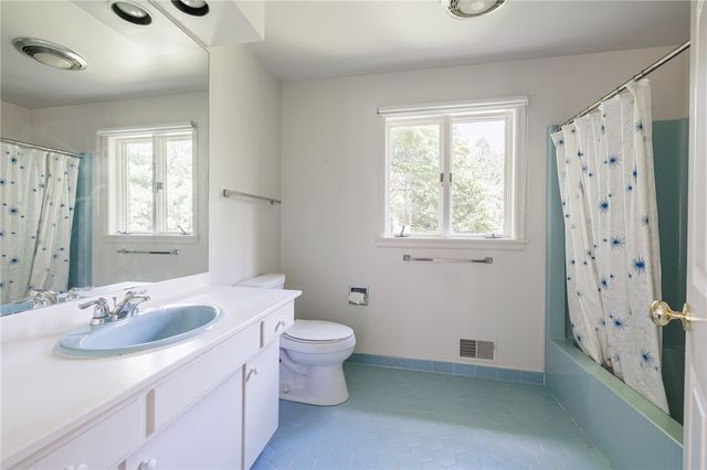 29 Whitestone Lane, Pittsford, NY 14618