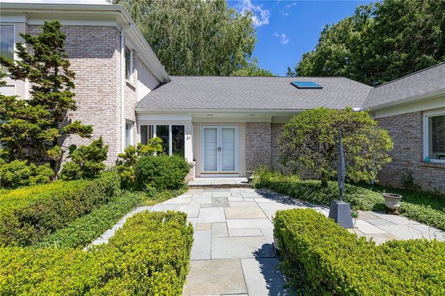 29 Whitestone Lane, Pittsford, NY 14618